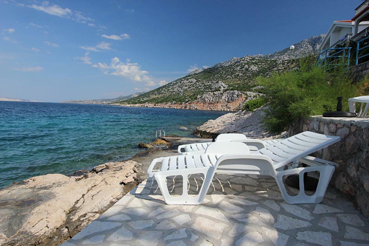 Beachfront Apartments Carlo Karlobag Esterno foto