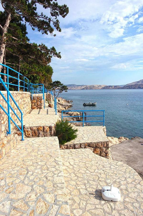 Beachfront Apartments Carlo Karlobag Esterno foto