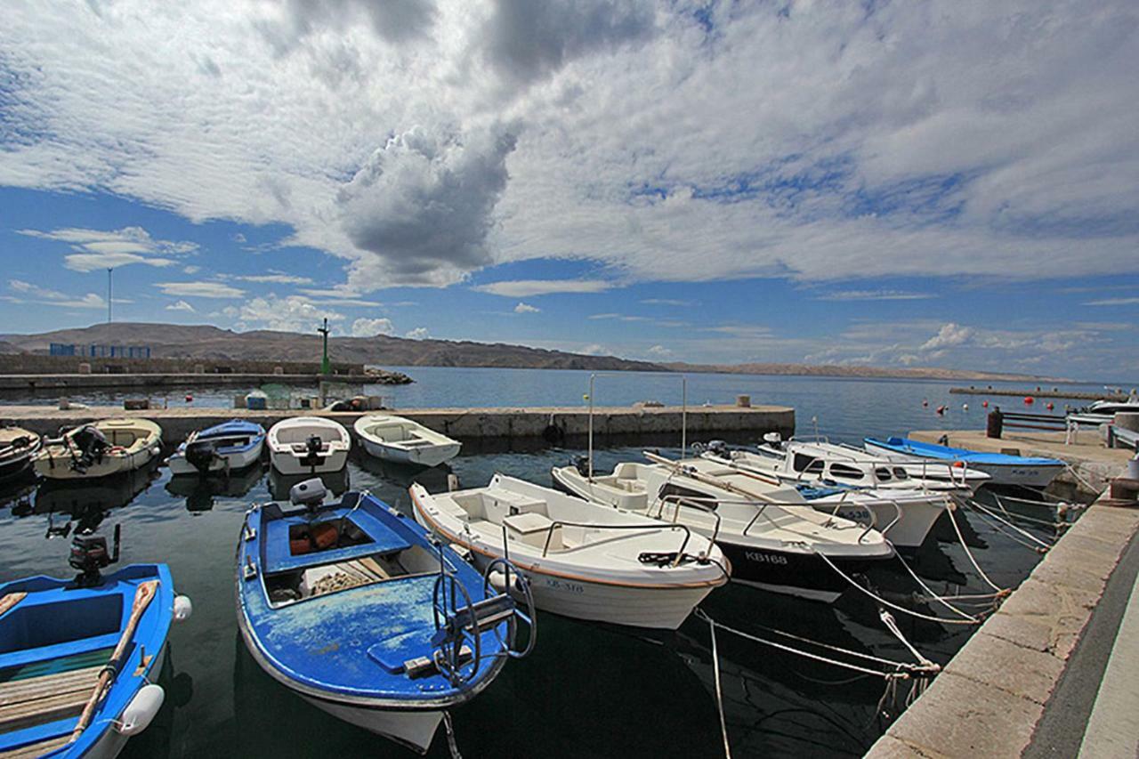 Beachfront Apartments Carlo Karlobag Esterno foto