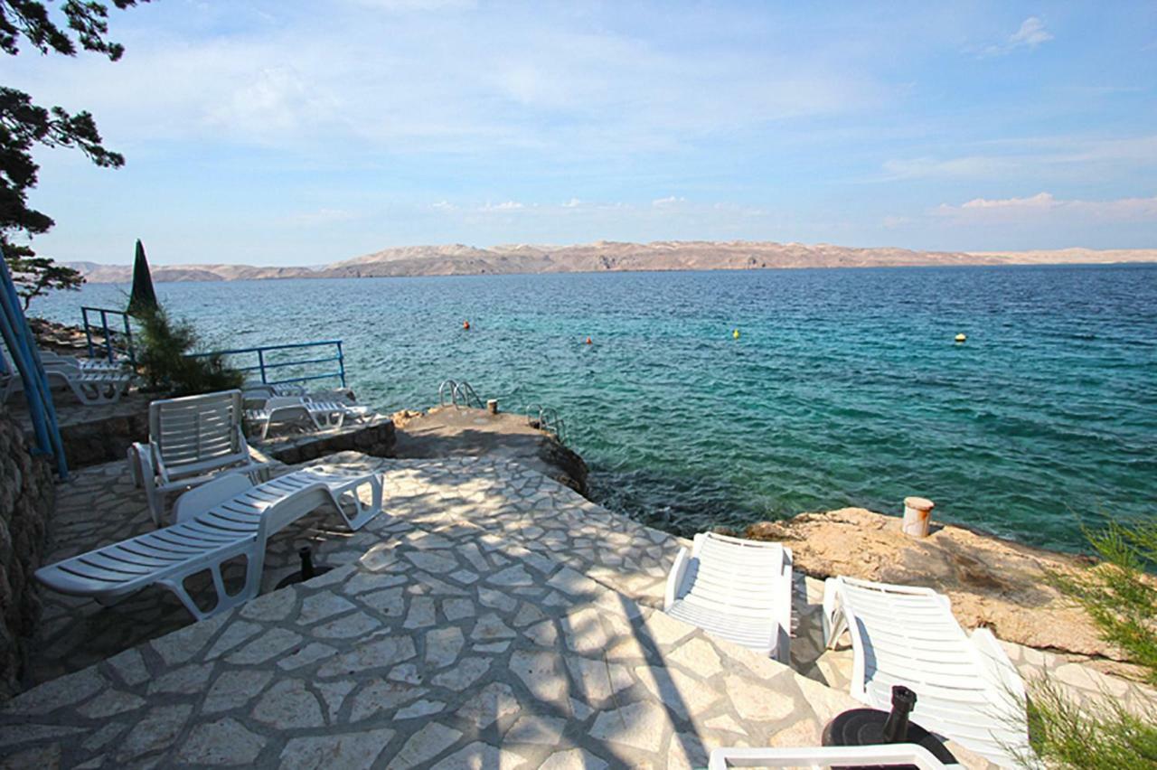 Beachfront Apartments Carlo Karlobag Esterno foto
