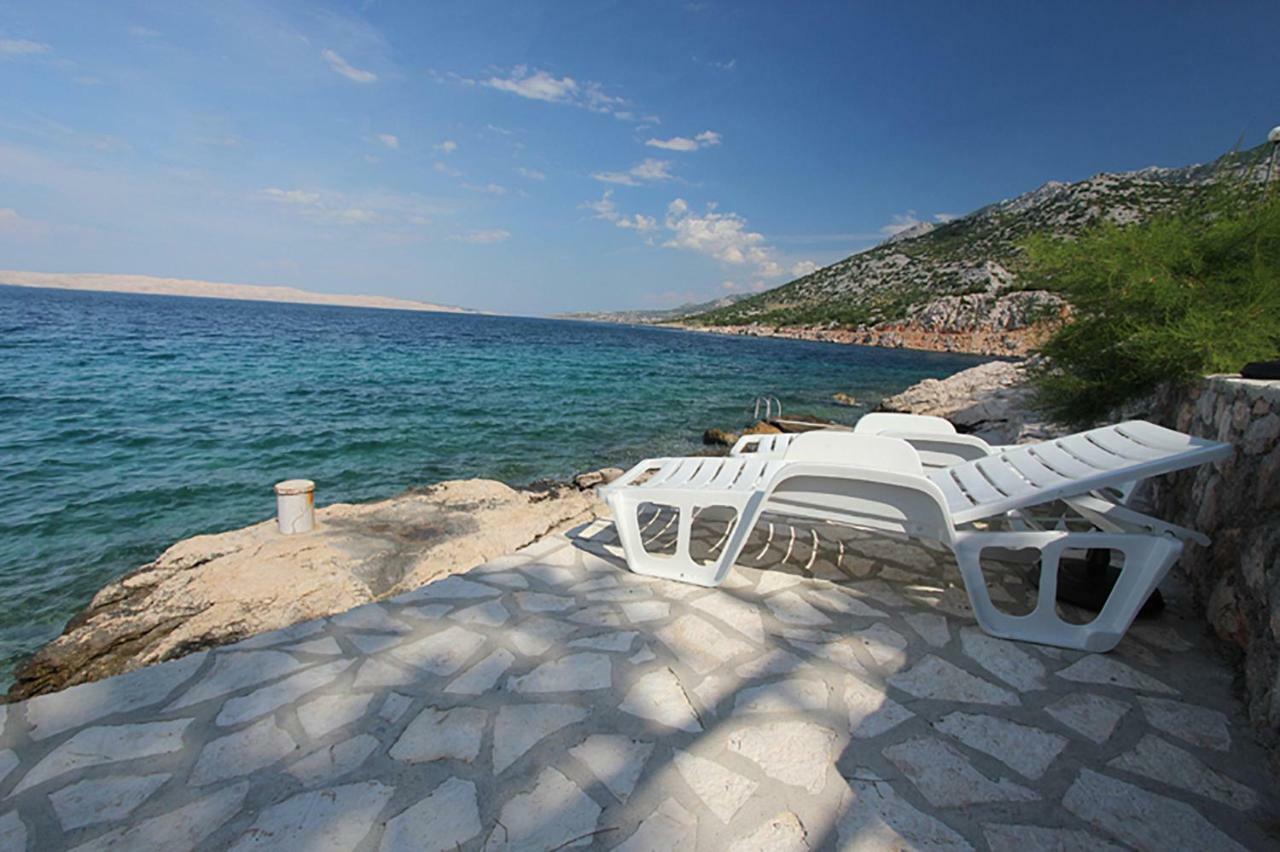 Beachfront Apartments Carlo Karlobag Esterno foto